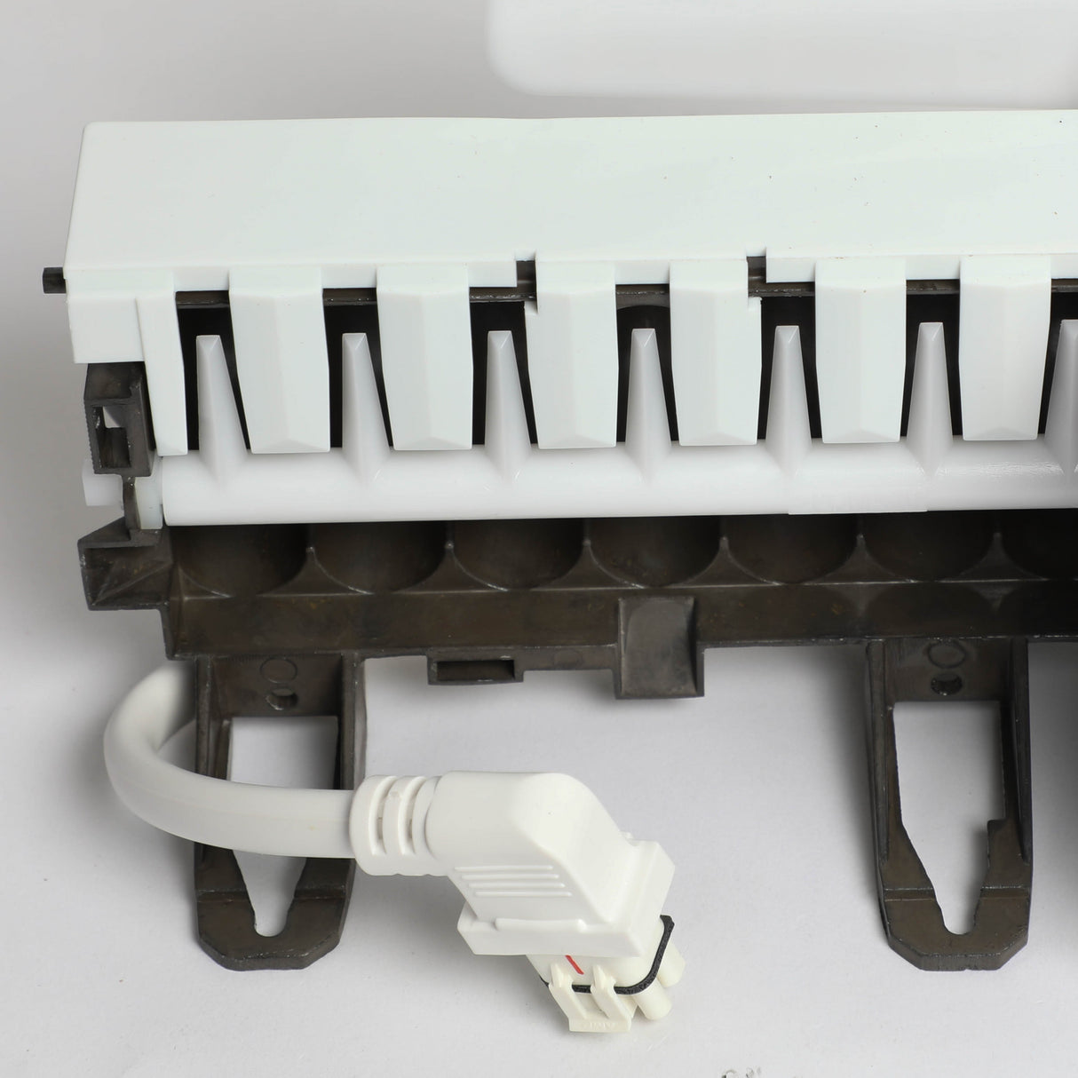 GE WR30X39277 Genuine OEM Icemaker
