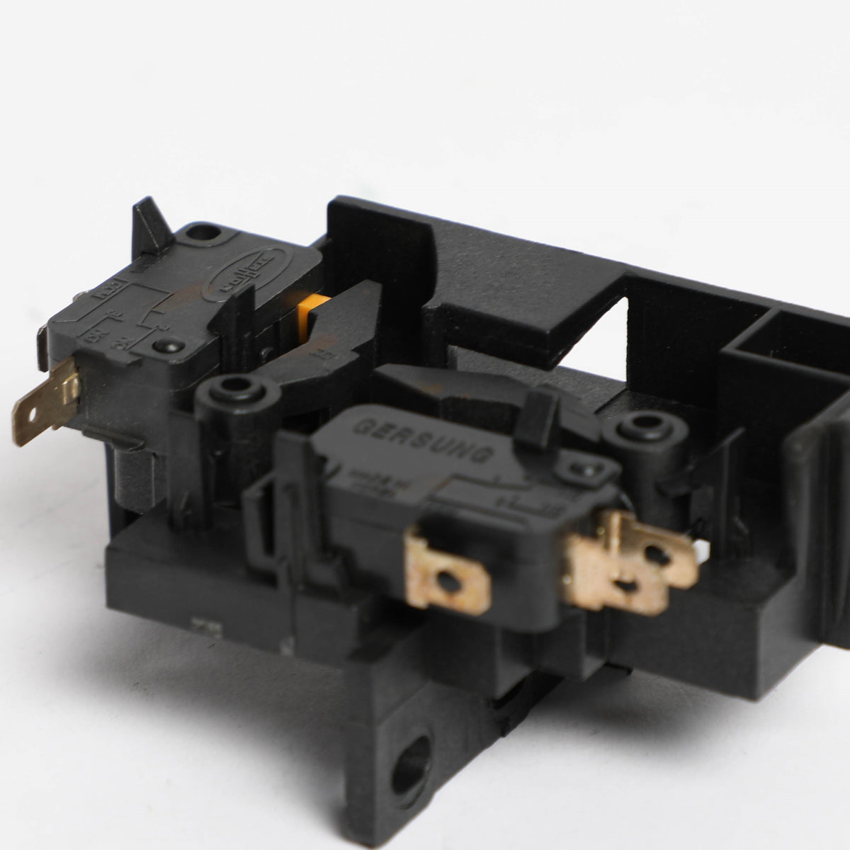 Samsung DE94-02203A Genuine OEM Assembly Body Latch R