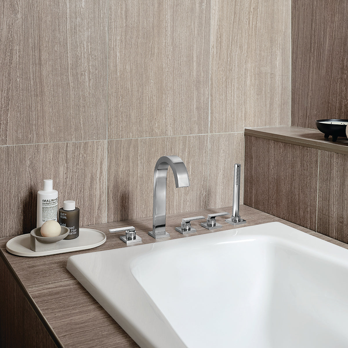 SB-2533 Lura 5-Hole Roman Tub Faucet with Platform Lever Handles PC