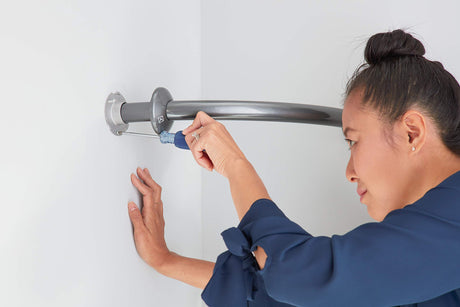 Electrolux 14ELCBAR01 Luxcare Corner Hanging Bar, One Size, Titanium