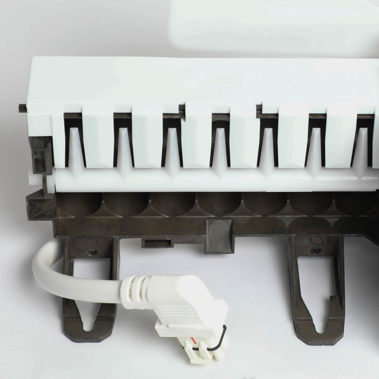 GE WR30X39277 Genuine OEM Icemaker