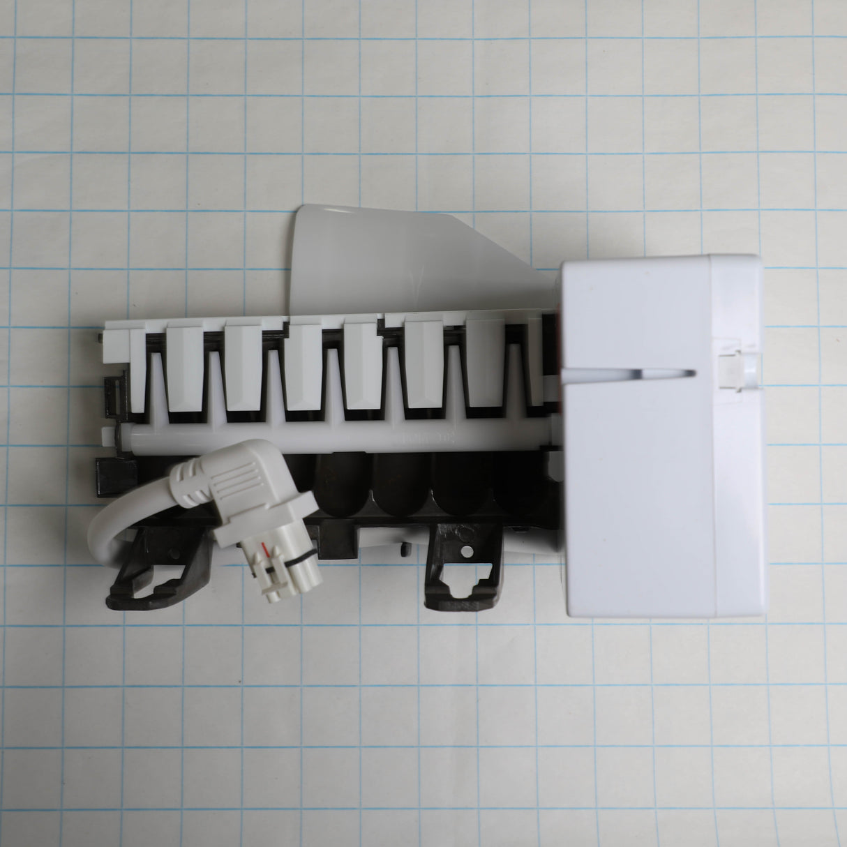 GE WR30X39277 Genuine OEM Icemaker