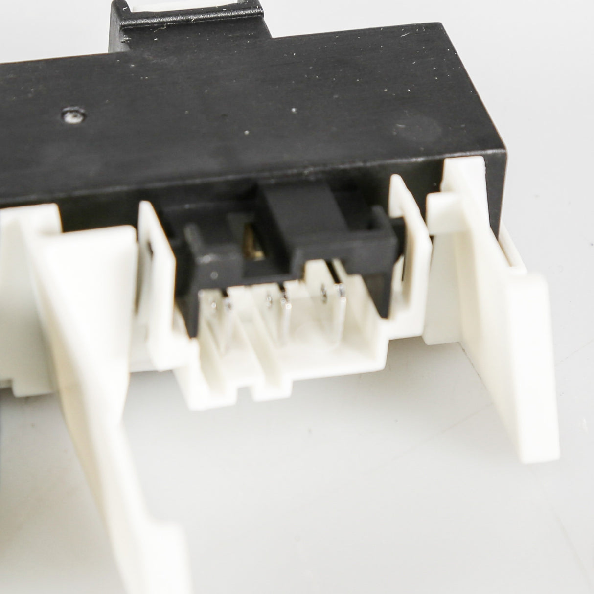 Whirlpool WPW10375379 Genuine OEM Latch