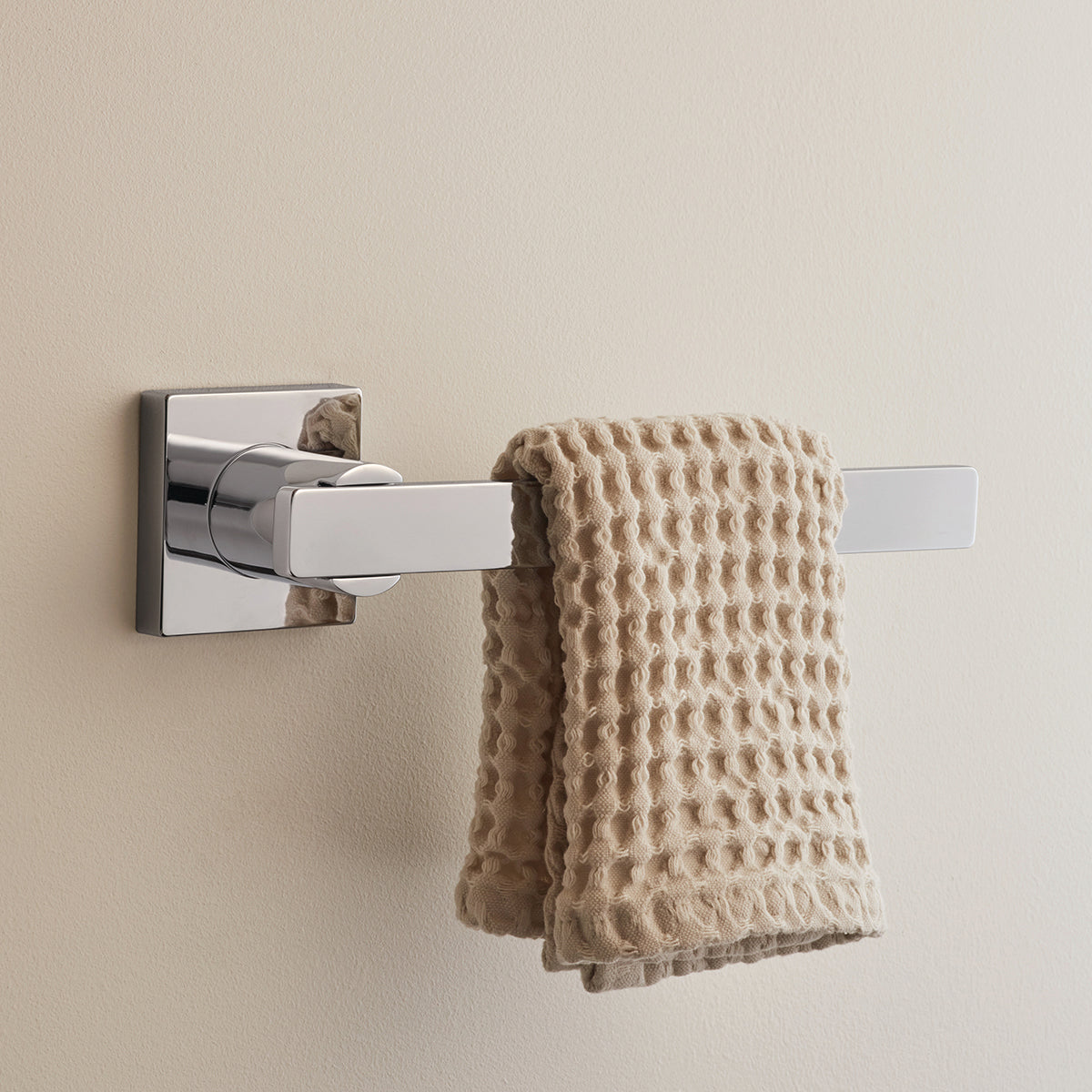SA-2504 Lura Hand Towel Bar in Polished Chrome