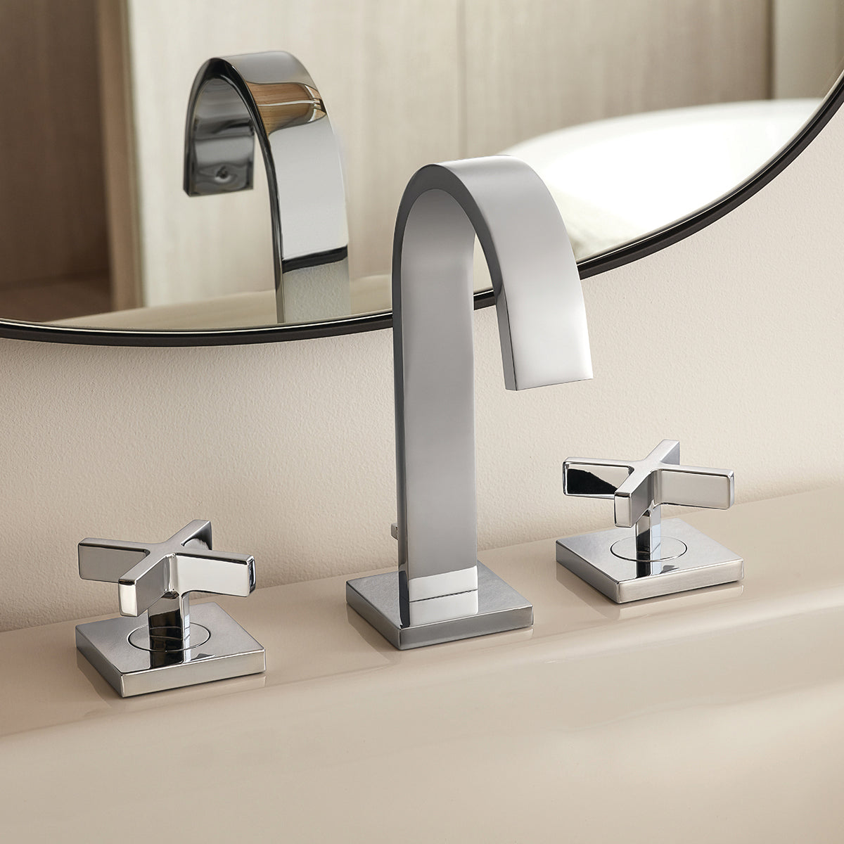 Lura CD521 Widespread Faucet with Cross Handles